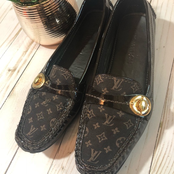 Monogram LV patent leather loafers - Picture 2 of 8